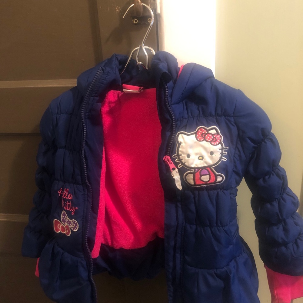 Hello Kitty puffer coat - Picture 2 of 6